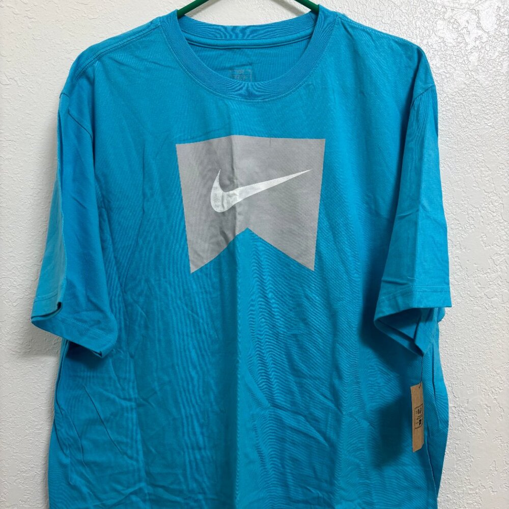 NIKE engineered for world class athletes skating shirt 2XL new blue SB